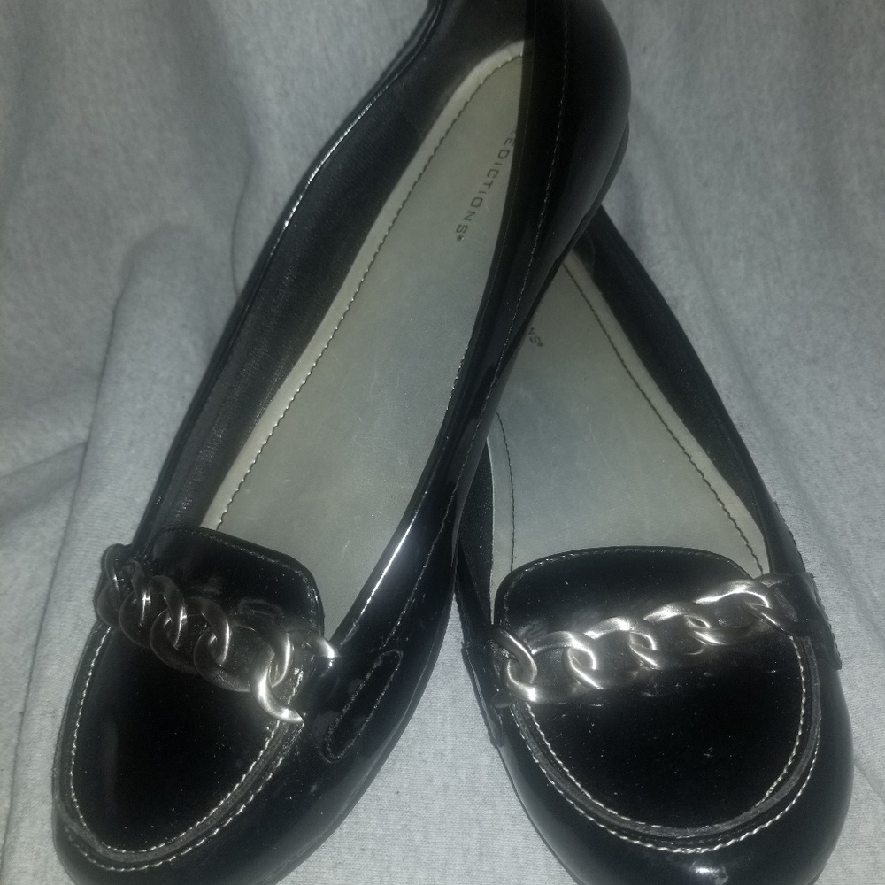 Predictions black patent leather style flats 11